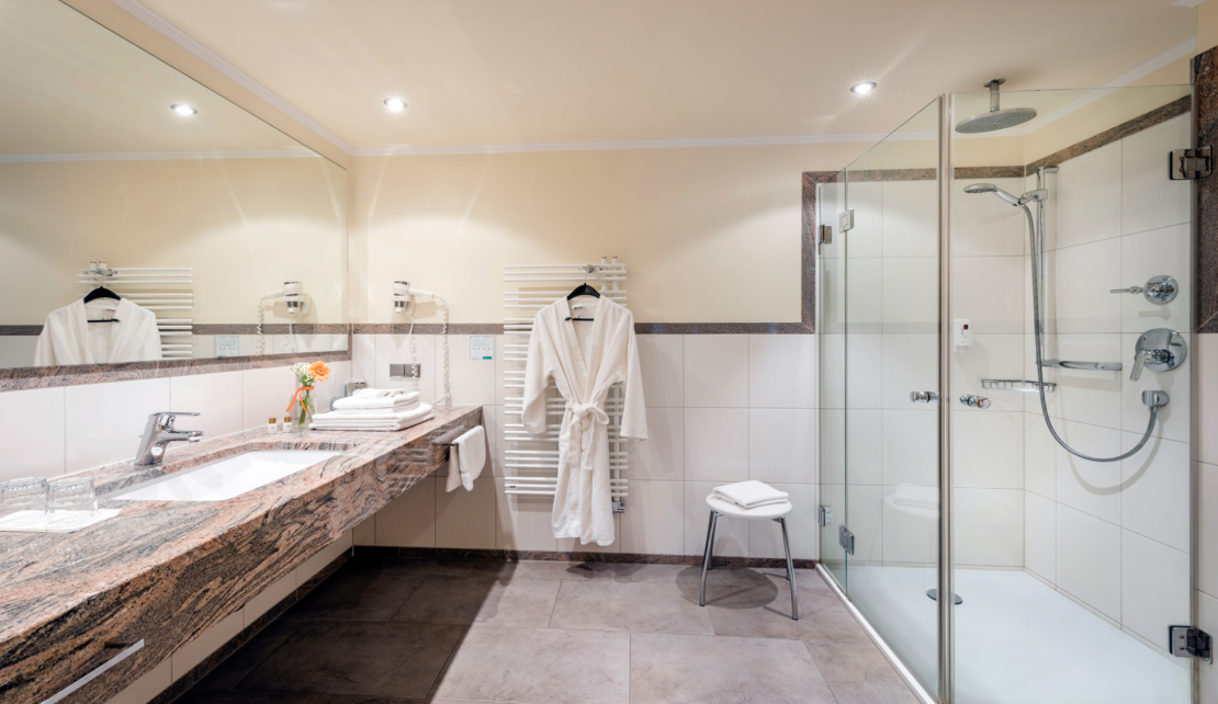 Blick in das Badezimmer Komfort im Chalet