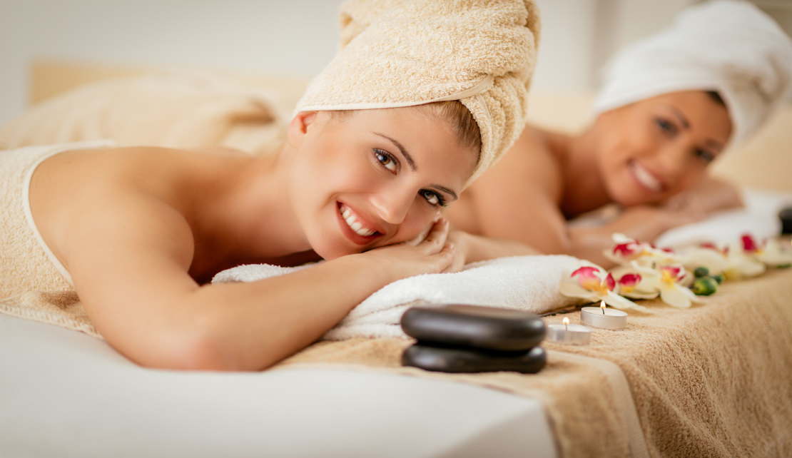 Damen im Wellnessbereich