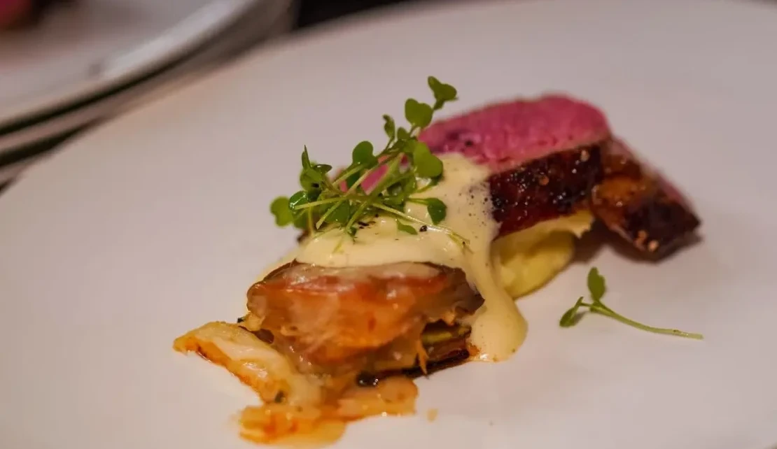 gourmet-gericht-rindfleisch-anrichteweise-gastronomie