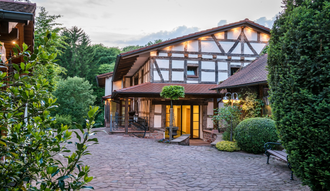 Seitenansicht des Chalets vom Heimathenhof