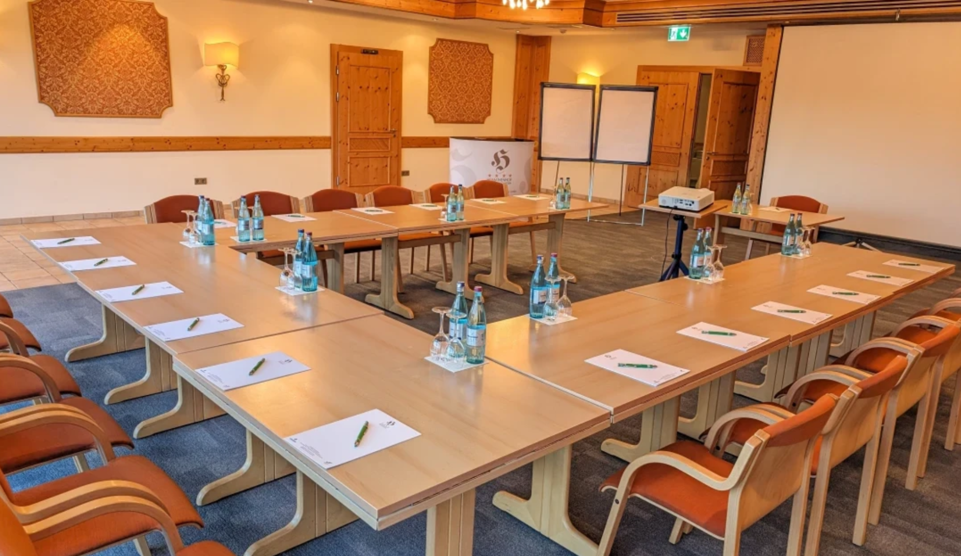 Seminarraum Spessart mit U-Form gestellt