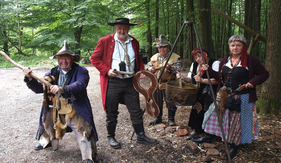 Spessarträuber im Wald
