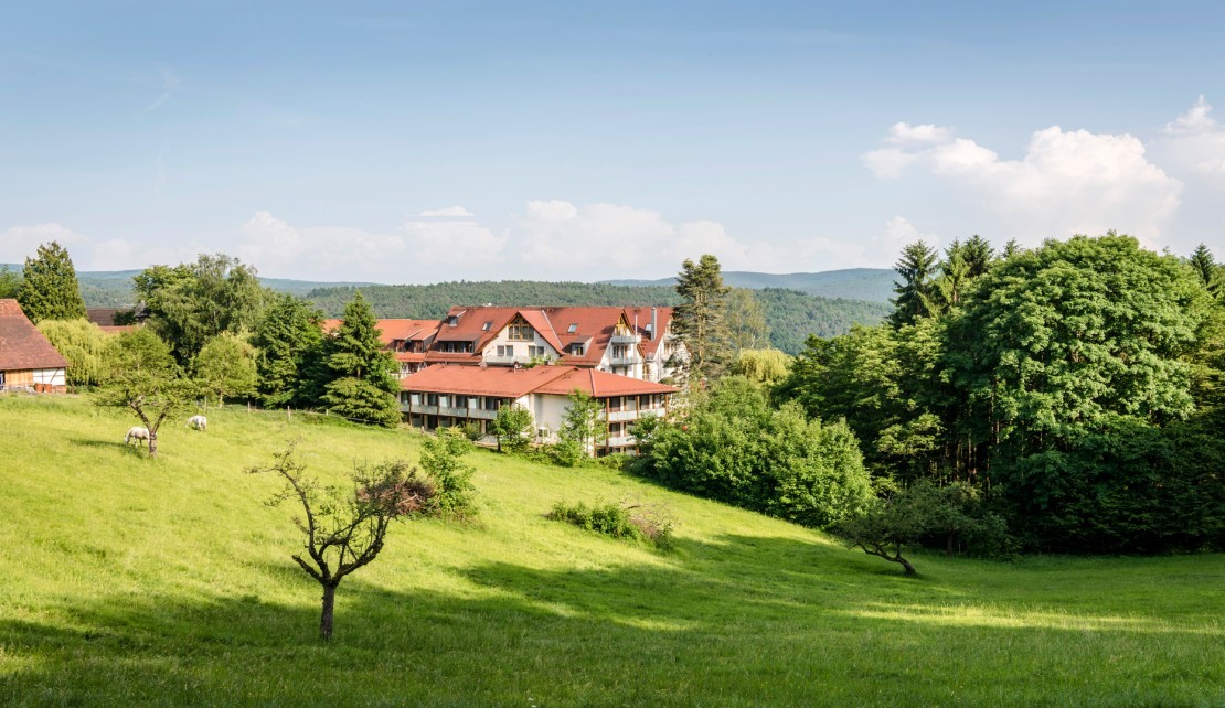 Aussenansicht Heimathenhof vom Wald 2