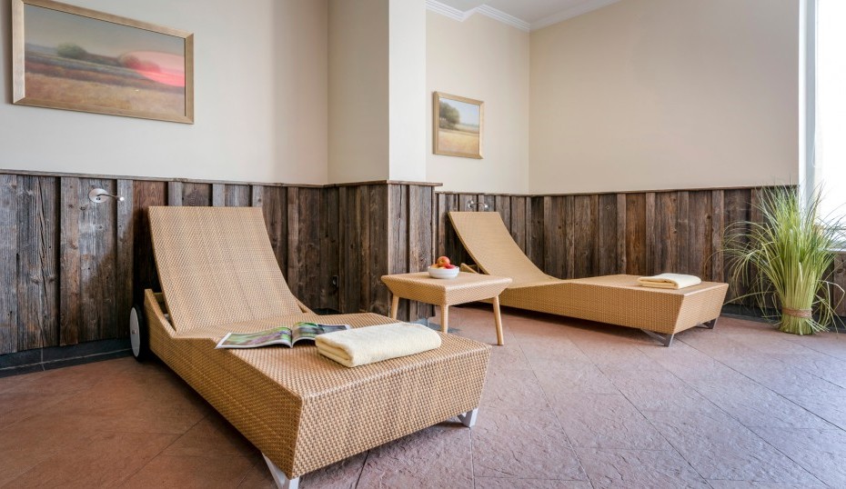Wellness Ruhebereich Liegen 2